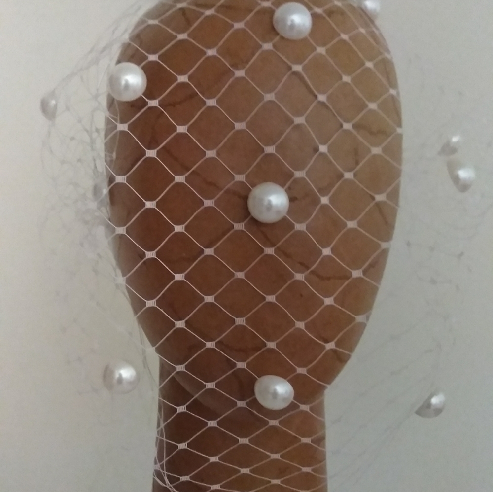 Faux pearls embellished white veil